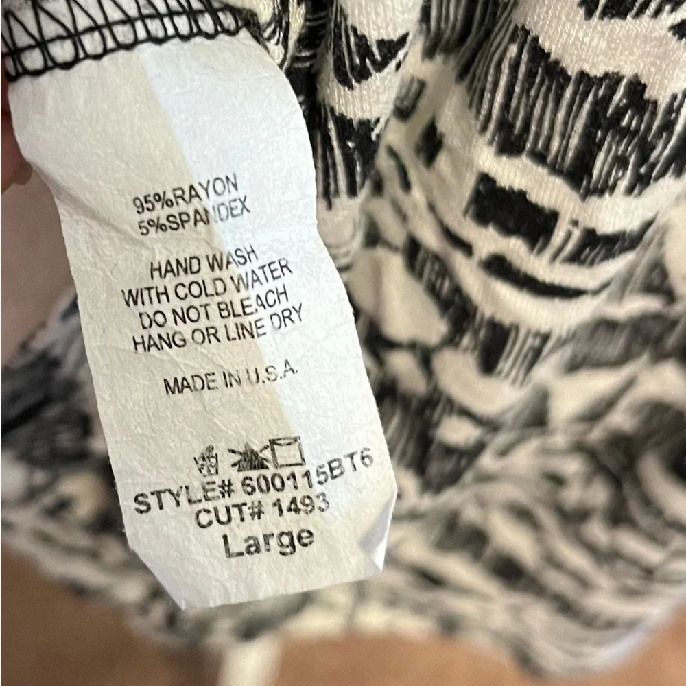 Abstract Tank Top - Picture 4 of 4